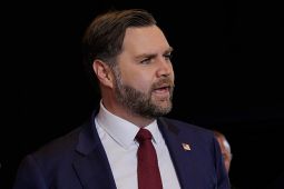 Iran Pilih JD Vance untuk Dialog, Tak Percaya Utusan Trump