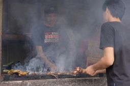 Pedagang Sate Maranggi Purwakarta Naik Omzet 50 Persen saat Libur Lebaran