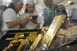 Update Harga Emas Jumat Ini: UBS dan Galeri24 Turun, Antam Naik
