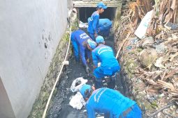Pemkot Jakut Perbaiki Saluran Penghubung di Kelapa Gading untuk Cegah Banjir