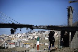 Trump Harap Hindari Serangan ke Infrastruktur Energi dan Jembatan Iran