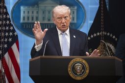 Donald Trump Minta Iran Berhenti Tarik Pungutan di Selat Hormuz