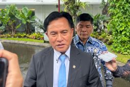 Menteri Yusril Hadiri Sumpah  Jabatan Hakim MK di Istana Kepresidenan