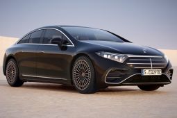 Mercedes EQS 2026 Makin Canggih, Sekali Cas Bisa Tembus 925 Km