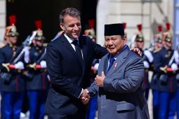 Prabowo Bertemu Macron di Paris, Bahas Kerja Sama hingga Perdamaian Dunia