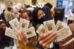 Harga Emas Antam Turun Rp20.000, Jadi Rp2,819 Juta per Gram pada Senin Pagi
