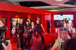 Instalasi Fashion Ditampilkan dalam Gala Premier "The Devil Wears Prada 2"