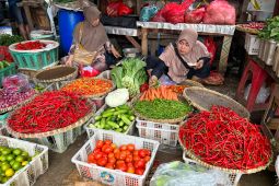 Harga Pangan Hari Ini: Cabe Rawit Tembus Rp165.000/Kg, Telur Rp44.100/Kg