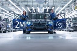 BMW Cetak Rekor 2 Juta Mobil Listrik, Produksi Makin Melesat