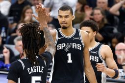 Wembanyama Bawa Spurs Bantai Timberwolves 126-97 di Game 5