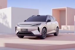 BYD Atto 3 Generasi Ketiga Hadir dengan Fast Charging Canggih