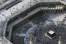 Jemaah Haji Pamit dengan Tawaf Wada dan Doa di Masjidil Haram