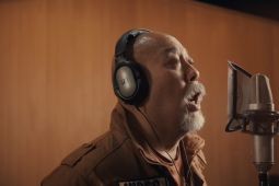 Indro Warkop Curahkan Kerinduannya Lewat Lagu "Dan Aku Rindu"
