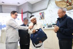 Dedi Mulyadi Serahkan Bonus Rp1 Miliar untuk Persib dari Hasil Jual Sapi Pribadi