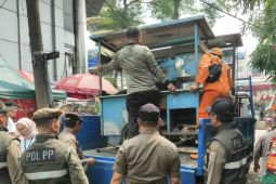 Sembilan PKL di Kawasan Blok M Ditertibkan Satpol PP