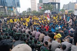 Unjuk Rasa Berlangsung Tertib, Mahasiswa Duduk Bersama Aparat saat Berorasi