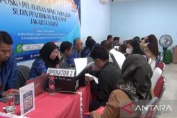 Posko SPMB Jakbar Diserbu Orang Tua Murid, Keluhan NIK Mendominasi