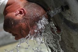 13 Orang Meninggal saat Berenang Ditengah Gelombang Panas di Jerman
