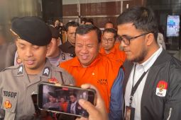Bupati Kuansing Suhardiman Amby dan Sekda Zulkarnain Ditahan KPK Usai OTT