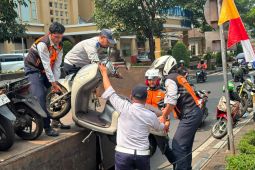 14 Motor yang Parkir Liar di Dharmawangsa Diangkut Sudinhub Jaksel
