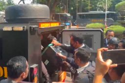 Polisi Sita 74 Kilogram Emas Batangan dari Rumah Mewah di Sentul