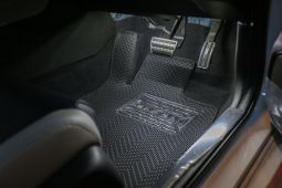 Tips Memilih Karpet Mobil yang Aman, Awet, dan Gampang Dirawat