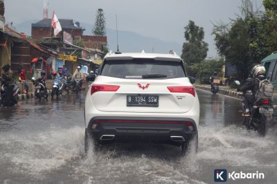 Waspada Aquaplaning, Ini Tips Aman Berkendara Saat Musim Hujan