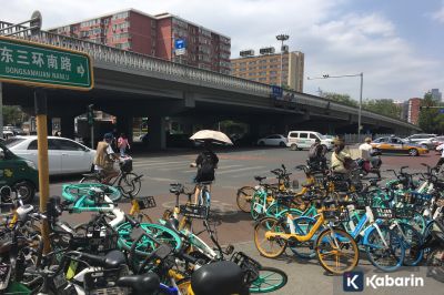 Beijing Wajibkan Helm untuk Pengguna Motor Listrik Mulai 1 Mei 2026