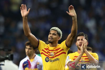 Karena masalah pribadi, Ronald Araujo fix absen lawan Atletico Madrid