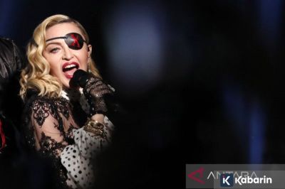 Kostum Madonna saat Tampil di Coachella Dilaporkan Hilang