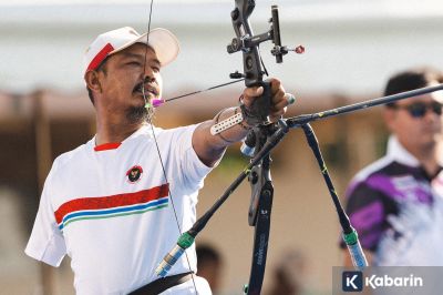 Kholidin Sabet Emas Recurve Tunggal Putra Para Panahan APG 2025