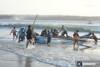 BMKG minta masyarakat waspada ombak tinggi di perairan Kalsel