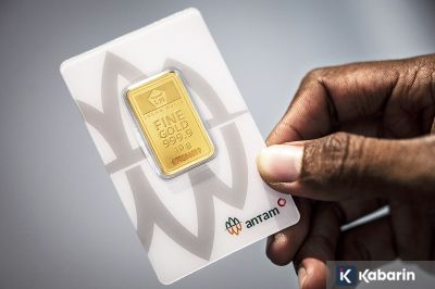 Harga emas Antam menguat hari ini jadi Rp2,425 juta per gram