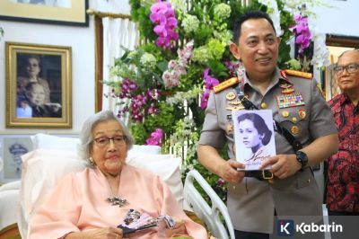 Istri Jenderal Hoegeng Wafat pada Usia 100 Tahun