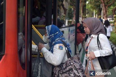 Daripada WFH, DPRD DKI Nilai ASN Lebih Baik Naik Transportasi Umum