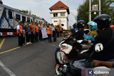 Tiga Pelajar Tewas Tertemper KA Argo Merbabu Saat Swafoto di Batang