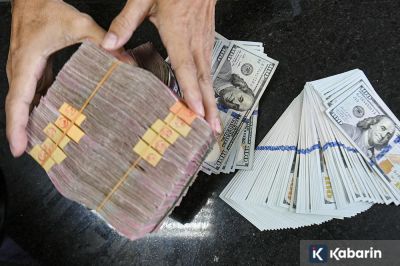 Rupiah melemah ke angka Rp16.700/dolar AS pada Selasa pagi