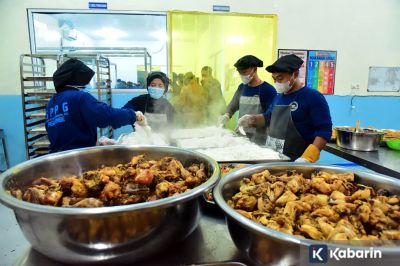 Kreatif! Pemuda Lumayang ubah limbah MBG jadi eco enzyme bernilai ekonomi