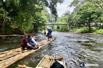 Serunya menyusuri sungai Amandit dengan Bamboo Rafting di Loksado