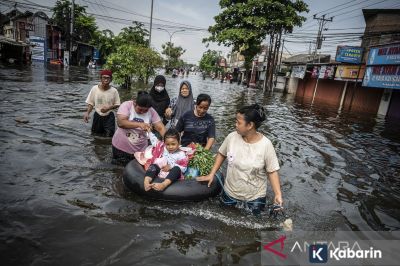 Tips untuk menghindari penyakit selama musim banjir menurut dokter