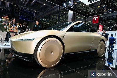 Tesla Shanghai cetak 4 juta mobil, model Y Starlight Gold jadi pencapaian terbaru