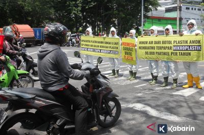 Apa benar air minum kemasan lebih aman? Ini faktanya