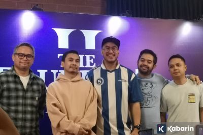 Ryan Adriandhy dan Pandji Pragiwaksono kompak bully Raditya Dika