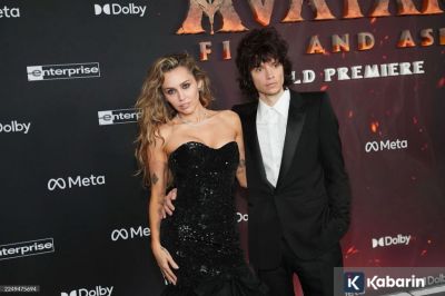 Miley Cyrus Ungkap Rasanya Masih Canggung Sebagai Tunangan Maxx Morando