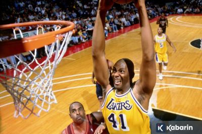 Legenda Clemson dan mantan pemain NBA Elden Campbell tutup usia