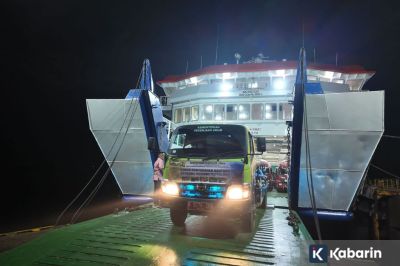 Demi layanan dasar warga, Kementerian PU kerahkan armada air bersih ke Tamiang