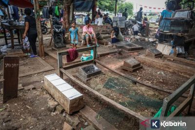 Pemkot Jaktim beri SP1 bagi warga yang gunakan lahan TPU Rawa Bunga