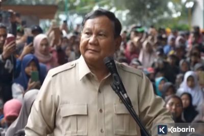 Prabowo pastikan rumah korban banjir di Sumatera akan dibangun kembali