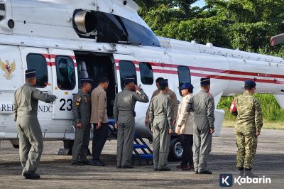 Prabowo terbang dengan heli tinjau dampak bencana di tiga kabupaten Sumbar