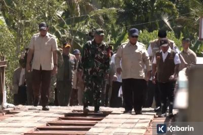 Prabowo cek progres Jembatan Bailey di Padang Pariaman